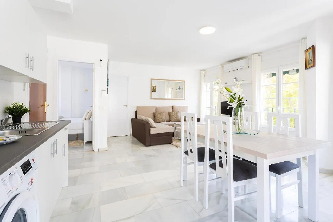 Apartamento Holidays2Malaga Montesa 700M From The Beach Rooftop Terrace